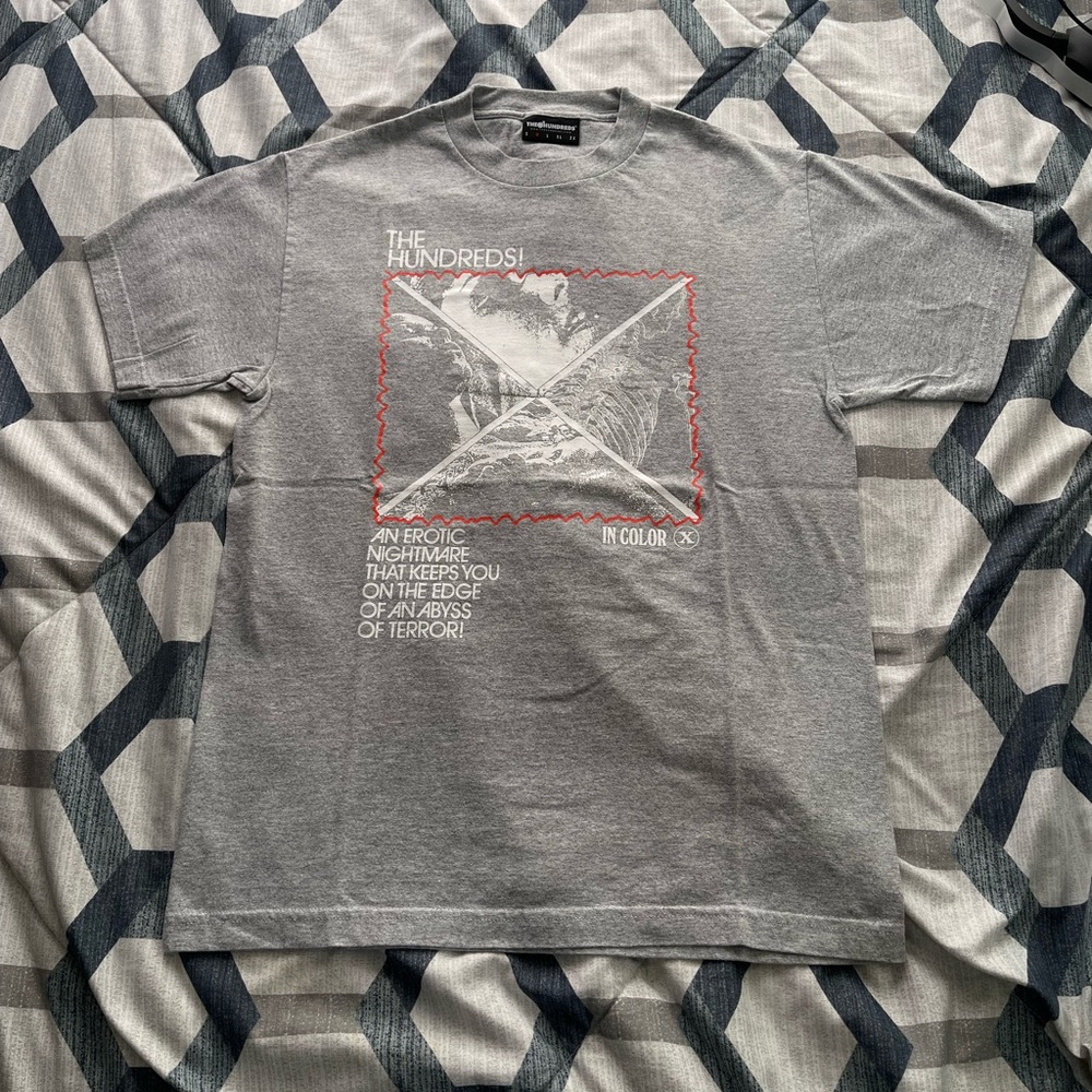 The hundreds, size: M